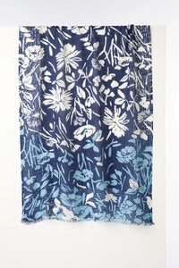 Cashmere Dotted Daises Print Scarf - Navy